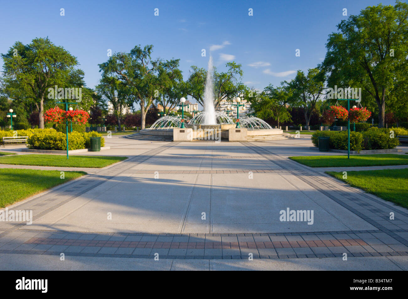 Die dekorative Wasserfontänen auf die Legislative Gebäude in Winnipeg, Manitoba Kanada Stockfoto