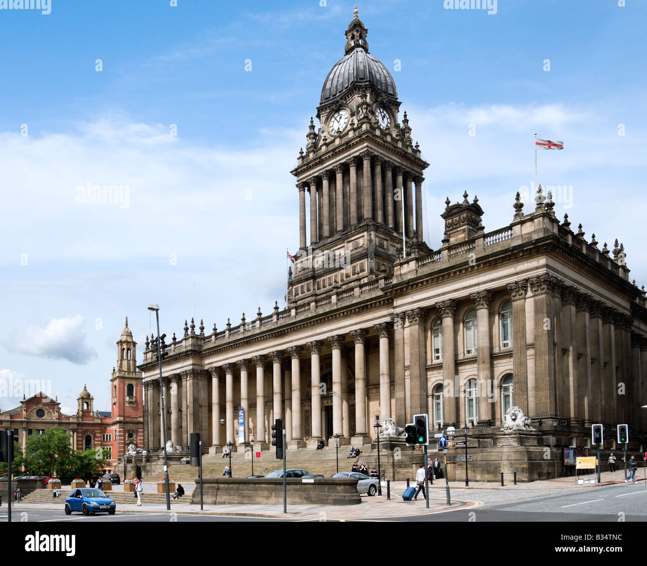 Leeds Town Hall (entworfen von dem lokalen Architekten Cuthbert Brodrick), Leeds, West Yorkshire, England Stockfoto