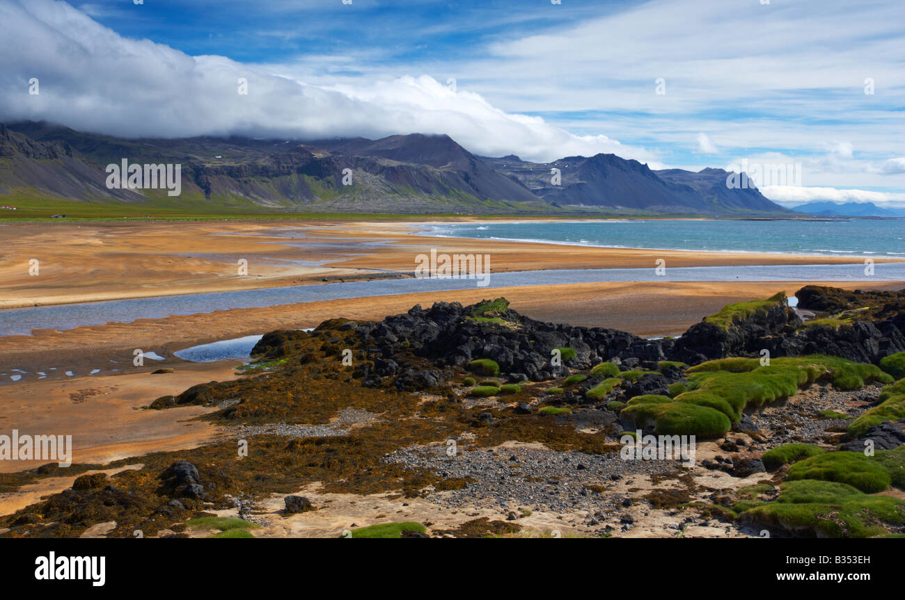 Isländische Landschaft am Budir auf der Snaefellsness-Halbinsel Stockfoto