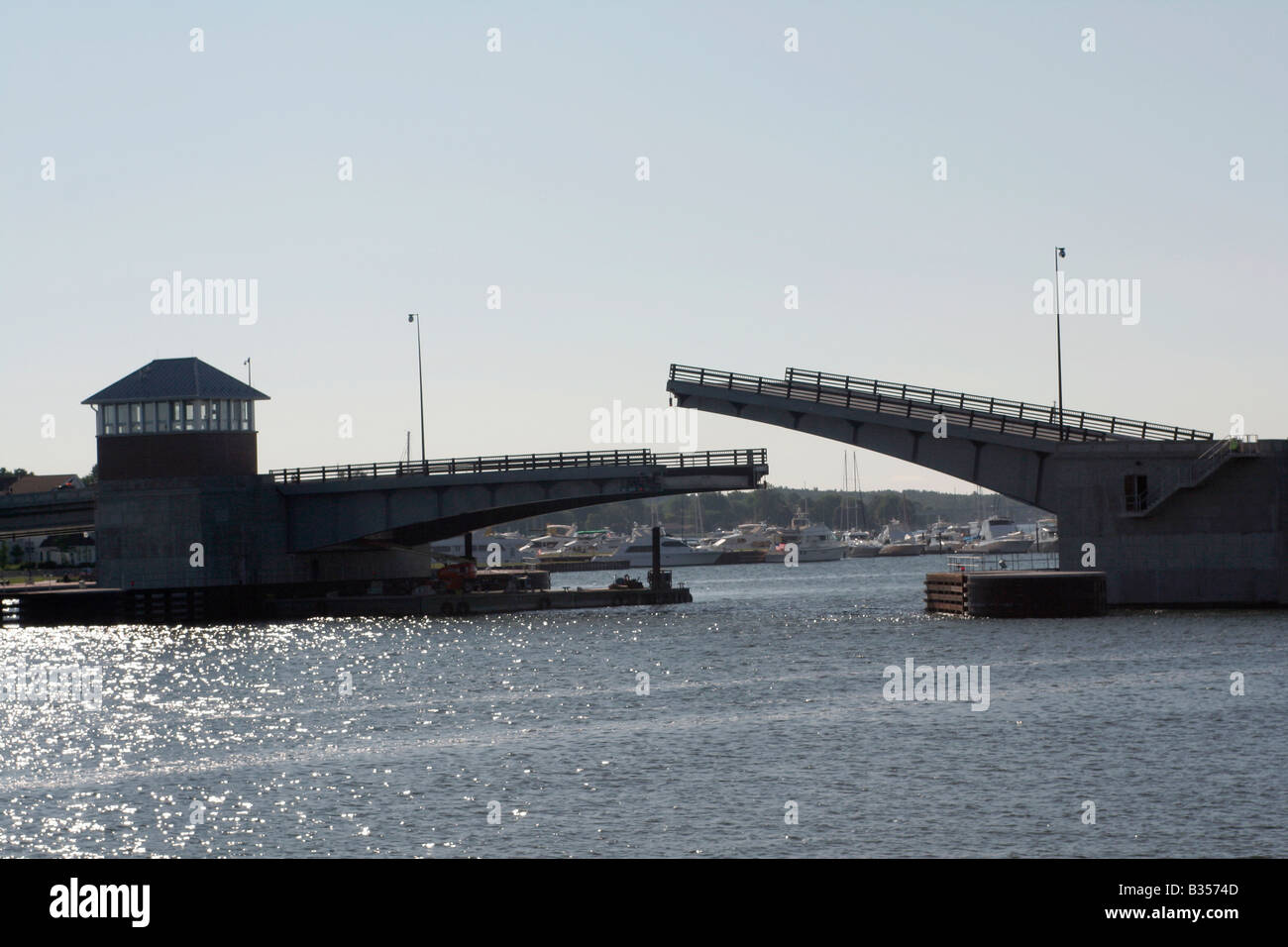 Ship Canal Bridge position Serie 2 von 3 angesprochene Hälfte Sturgeon Bay, Wisconsin Stockfoto