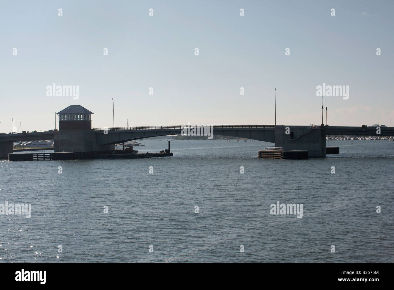 Ship Canal Bridge position Serie 1 von 3 gesenkt Sturgeon Bay, Wisconsin Stockfoto