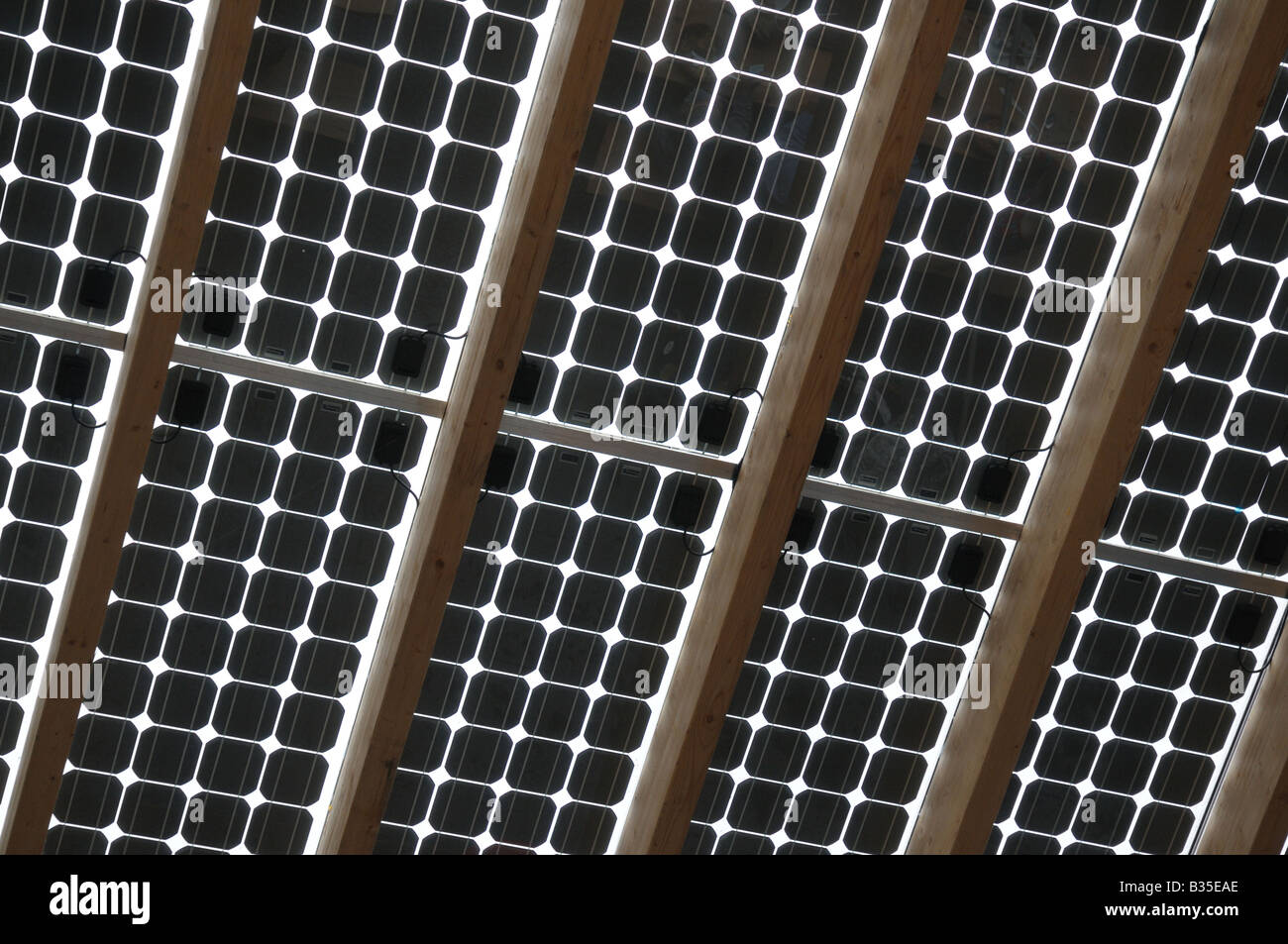 Solar-Panel-Dach am Zentrum für Alternative Technologie in der Nähe von Machynlleth Stockfoto