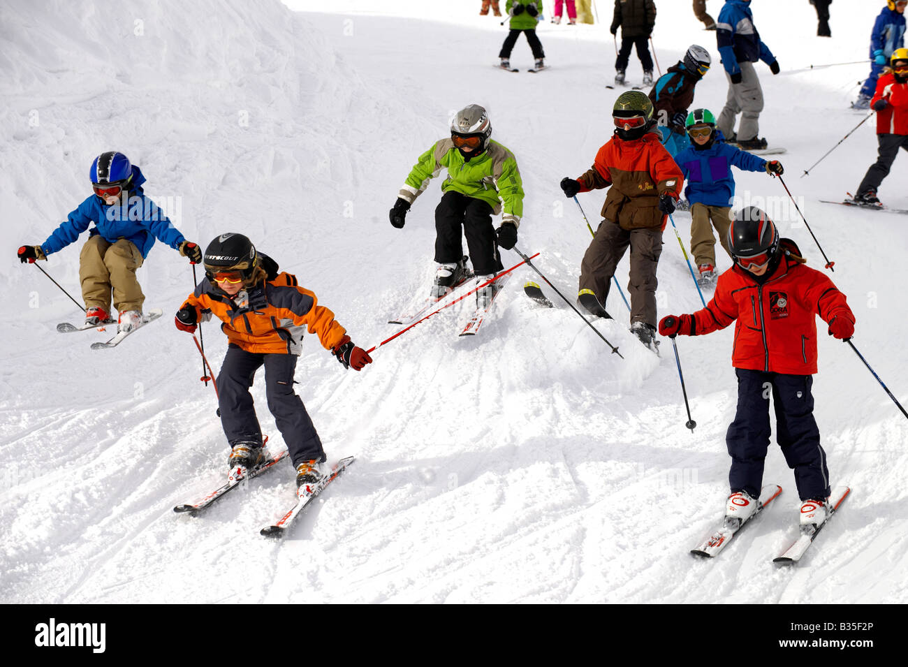 Kinder Skischule - Innsbruck-Österreich Stockfoto