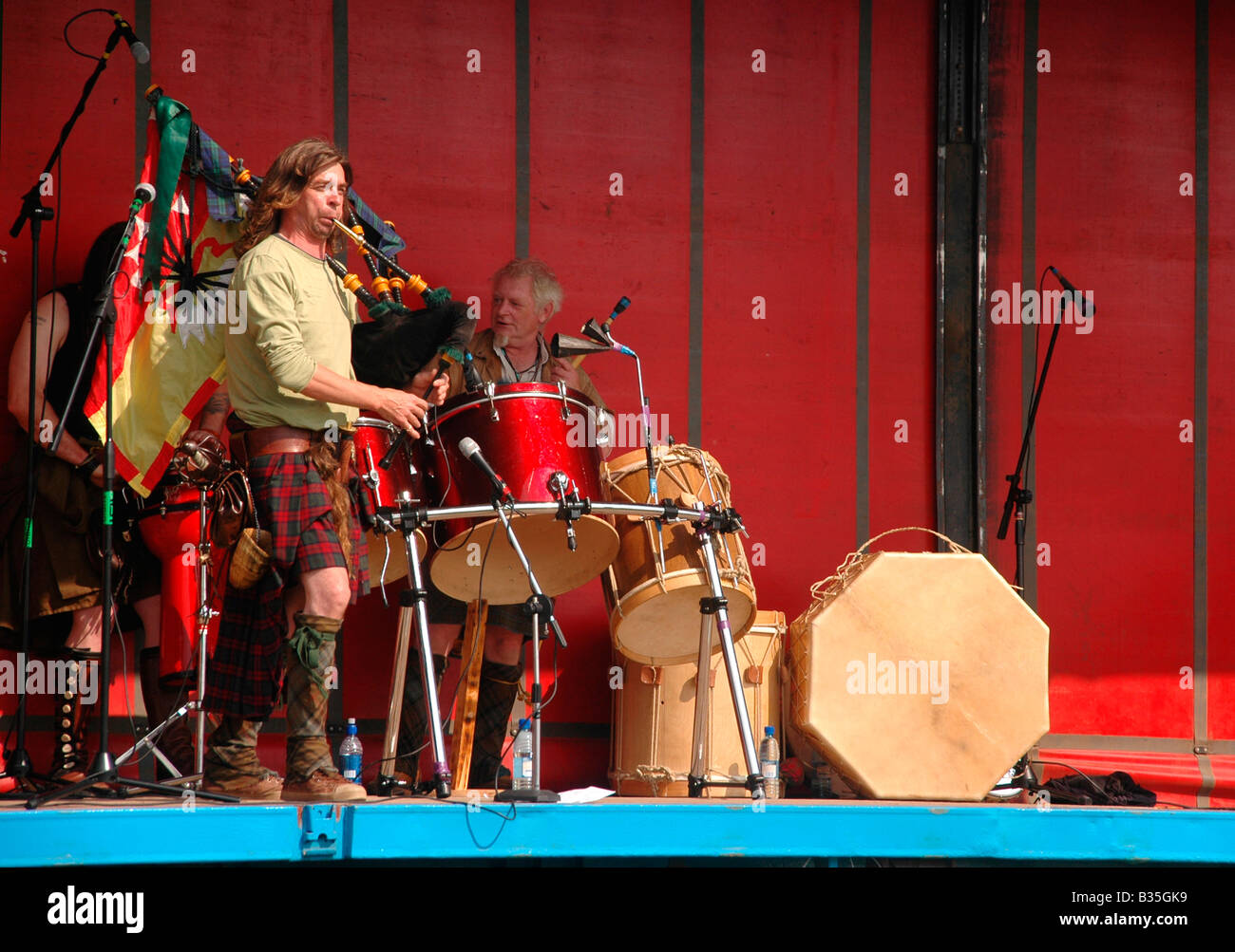 Trybe Band, Sitz in Stonehaven, Schottland, treten bei "Seafest" Arbroath. Stockfoto