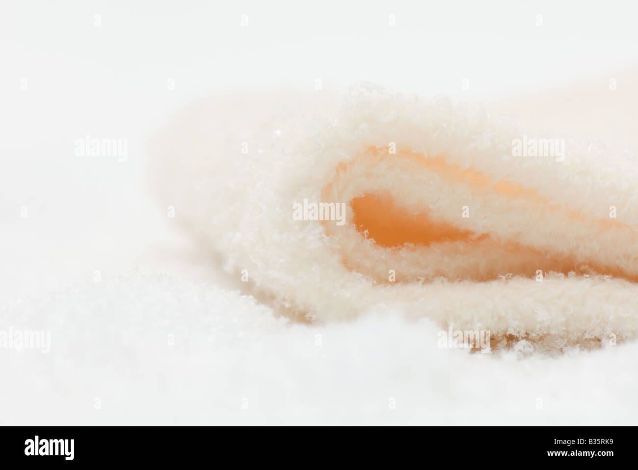 Gefaltete Decke liegen in Nachahmung Schnee, Nahaufnahme Stockfoto