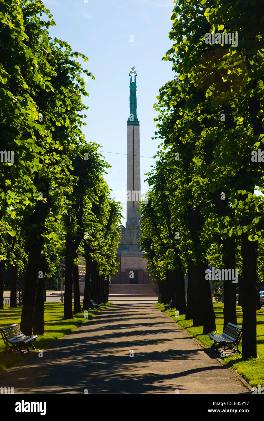 Freiheitsdenkmal am Ende des Brivibas Bulvaris Boulevard in Riga Lettland Europa Stockfoto