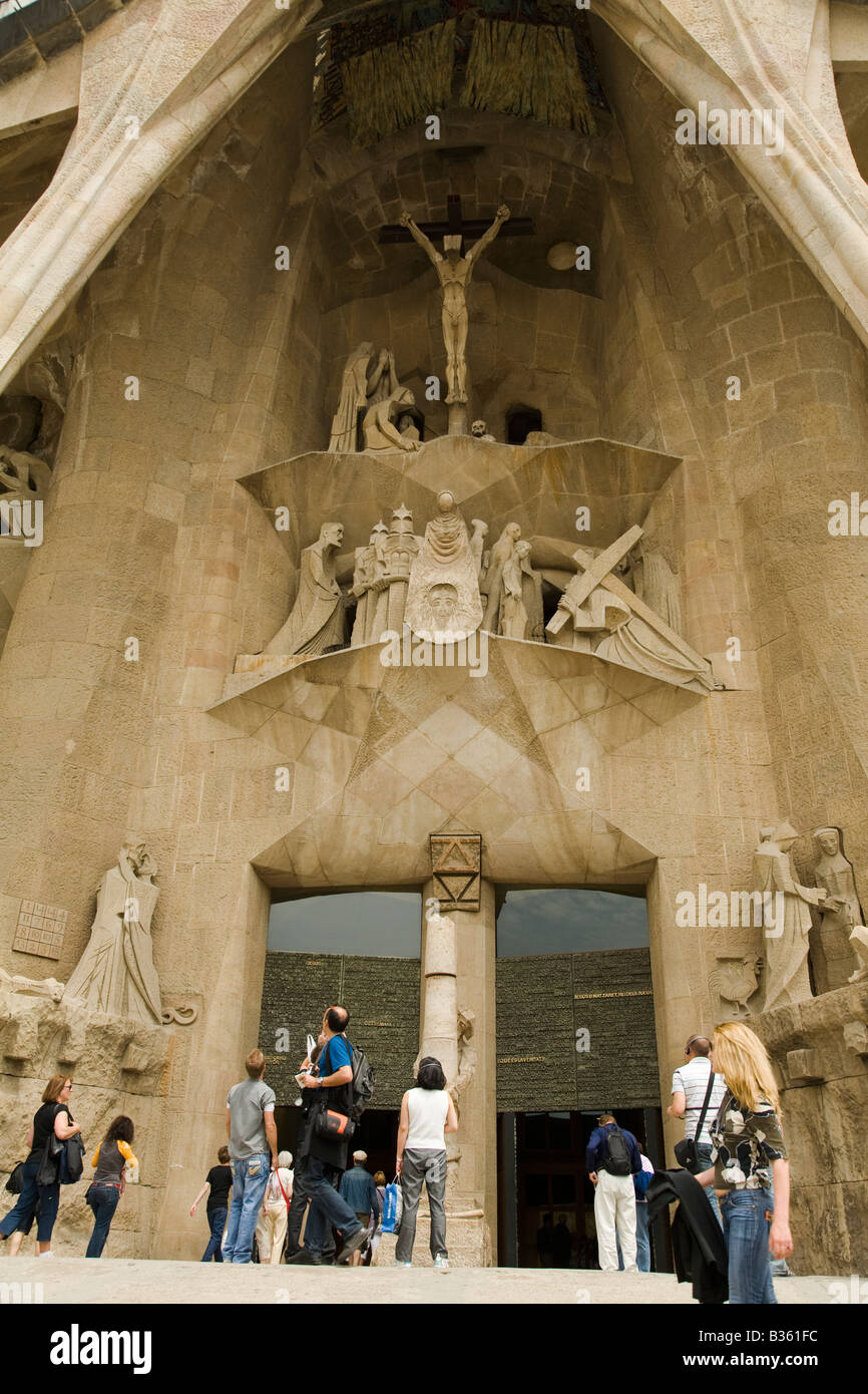 Spanien Barcelona West Leidenschaft Fassade der Kirche Sagrada Familia entworfen Architekt Antoni Gaudi Bildhauer Josep Maria Subirachs Stockfoto