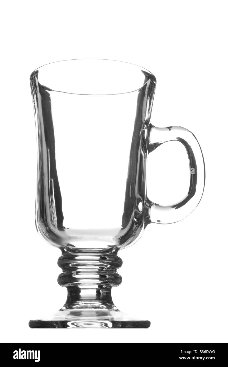 Objekt auf weiße Küche Utensil Cup für Irish coffee Stockfoto