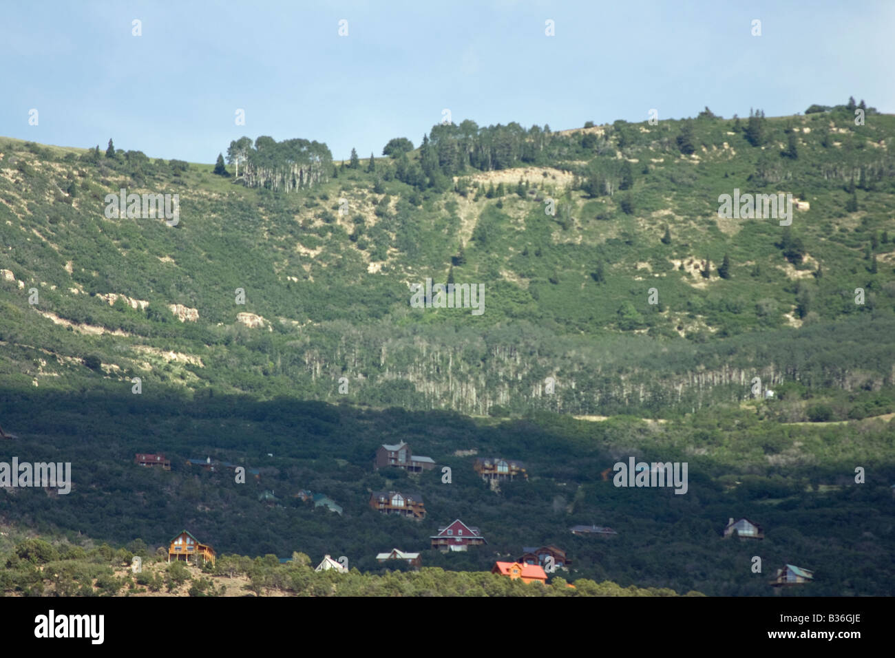 Umgeben von Hügeln und Häuser Cedar City Utah Stockfoto