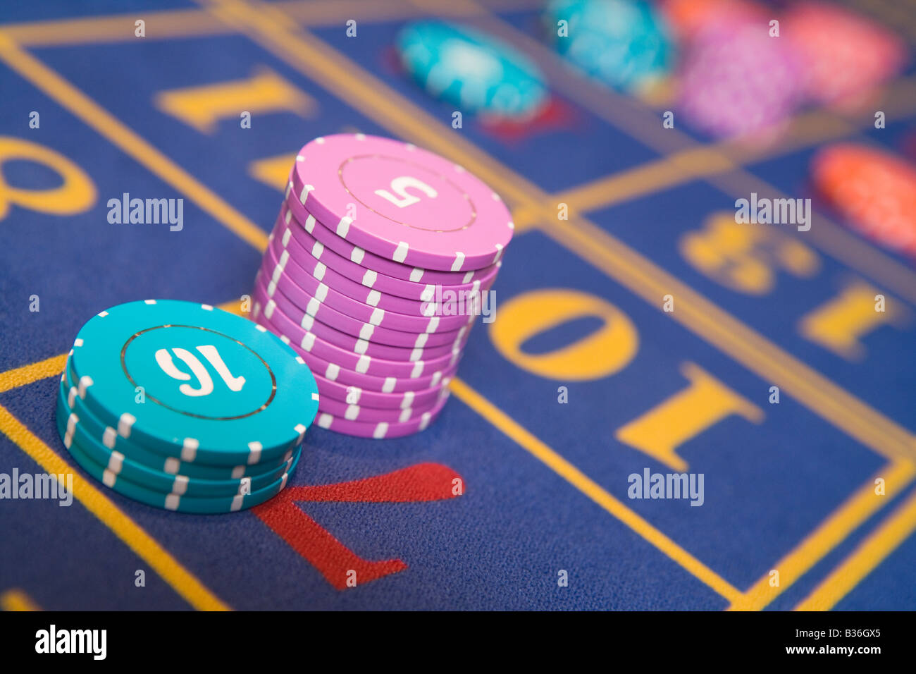 Chips auf einem Roulette-Tisch (selektive Fokus/Close up) Stockfoto