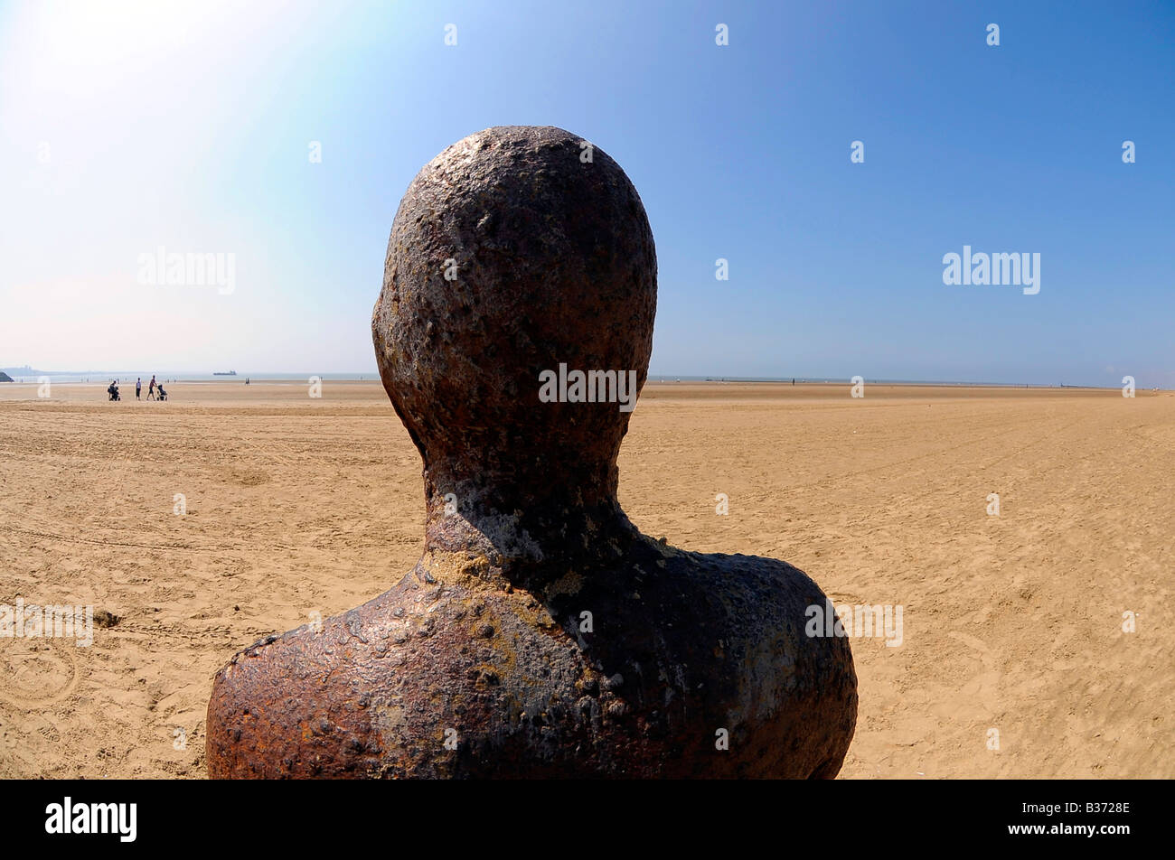 Hinterkopf ein weiterer Ort Eisen Mann Anthony Gormley Crosby Strand Liverpool Reisen Tourismus Kunstskulptur Stockfoto