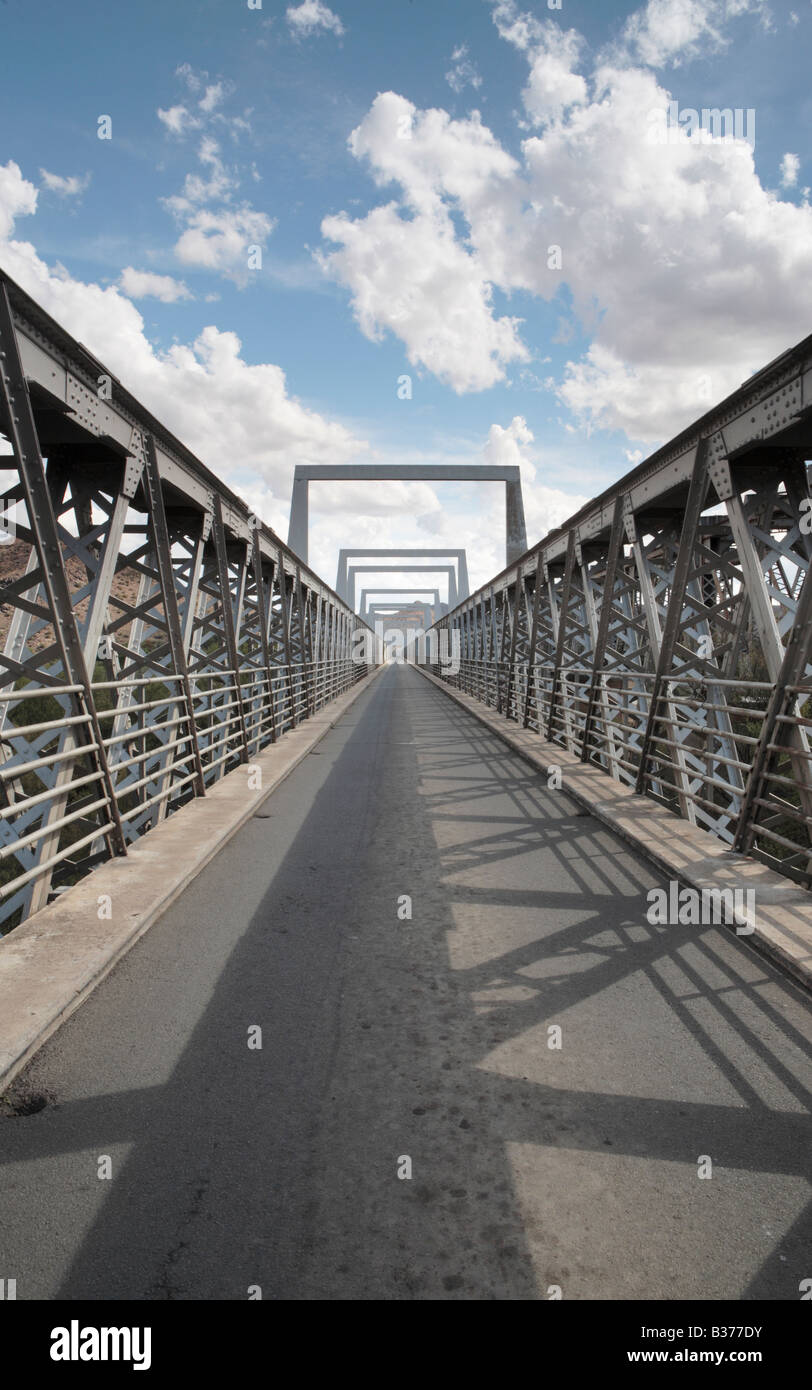 Brücke über Oranje Freistaat Straße Stockfoto
