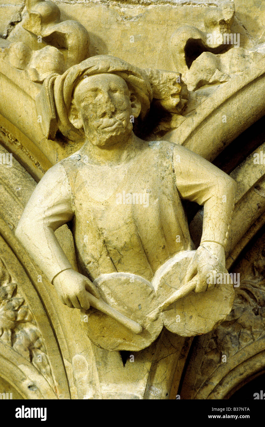 Beverley Minster englischen mittelalterlichen Musiker Nakers Wasserkocher Trommeln Minnesänger Musik Musikinstrument geschnitzt Steinfigur Stockfoto