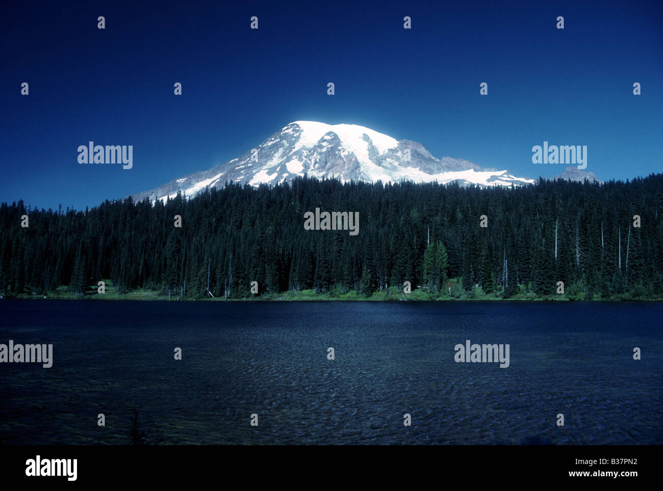 Reflection Lake Mt. Rainier Nationalpark reflektierenden Pool Cascade Mountains Stockfoto
