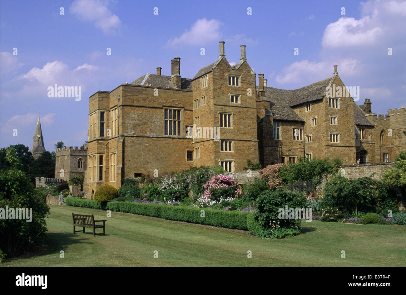 Broughton Burg offen für öffentliche großes Haus jakobinischen Stil Gärten in voller Blüte Banbury Oxfordshire-england Stockfoto