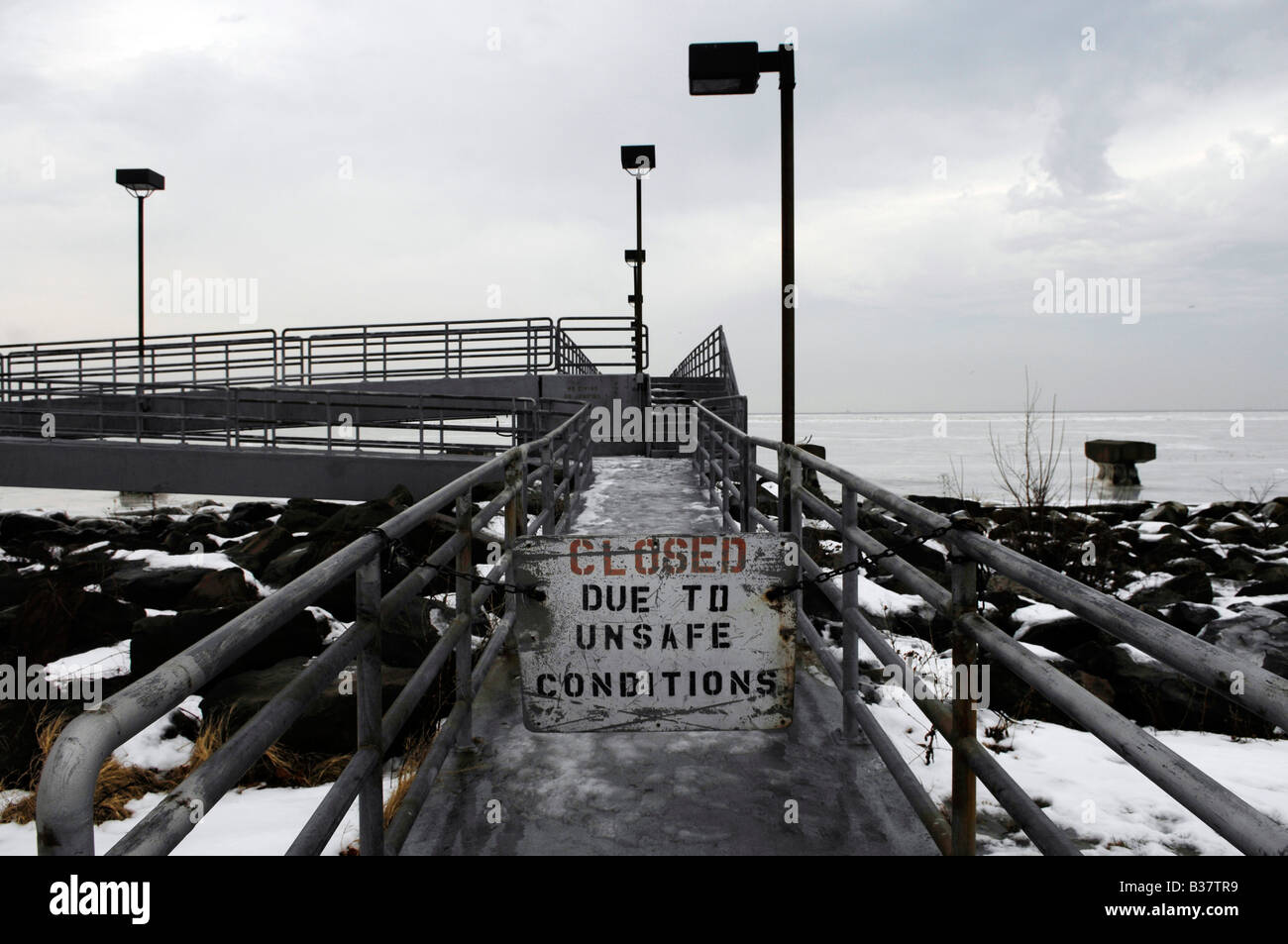Pier zu den Eriesee in Cleveland, Ohio, usa Stockfoto