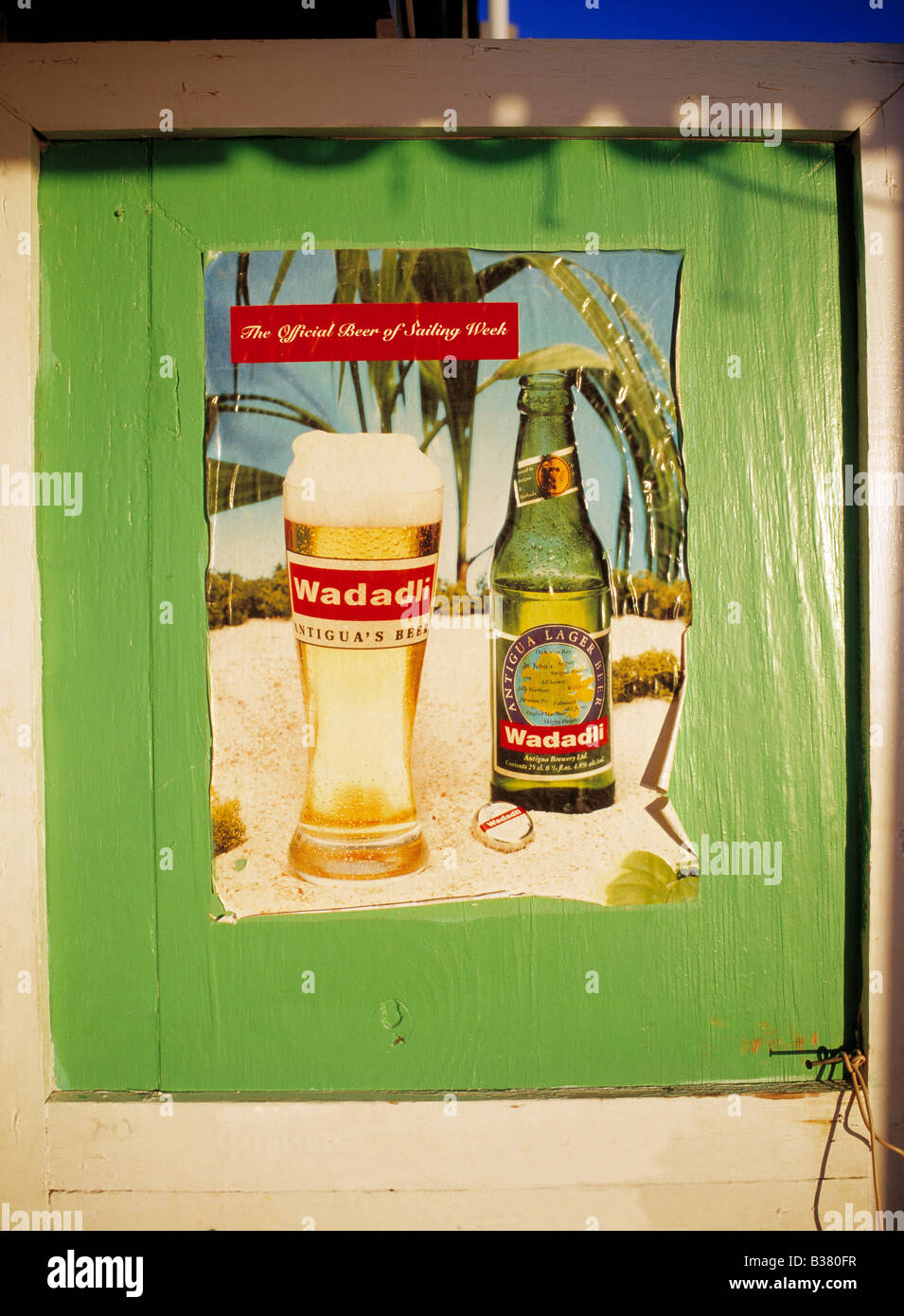 Bier-Werbung im Bar Wand Stockfoto