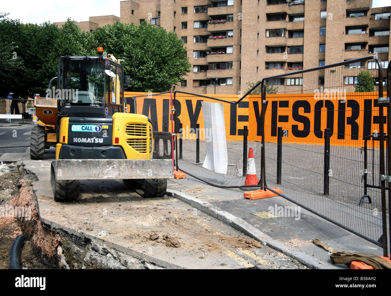 Kunst-Installation durch Baustelle in der Nähe von Tate Modern in London vom Künstler Scott King Stockfoto