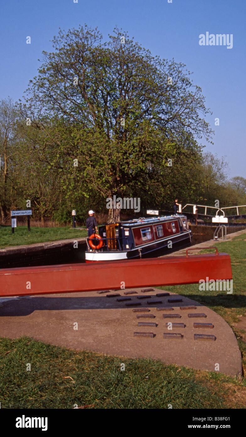 Barge am Derwent Mund Schloss, Trent und Mersey Kanal, England, Derbyshire, UK Stockfoto