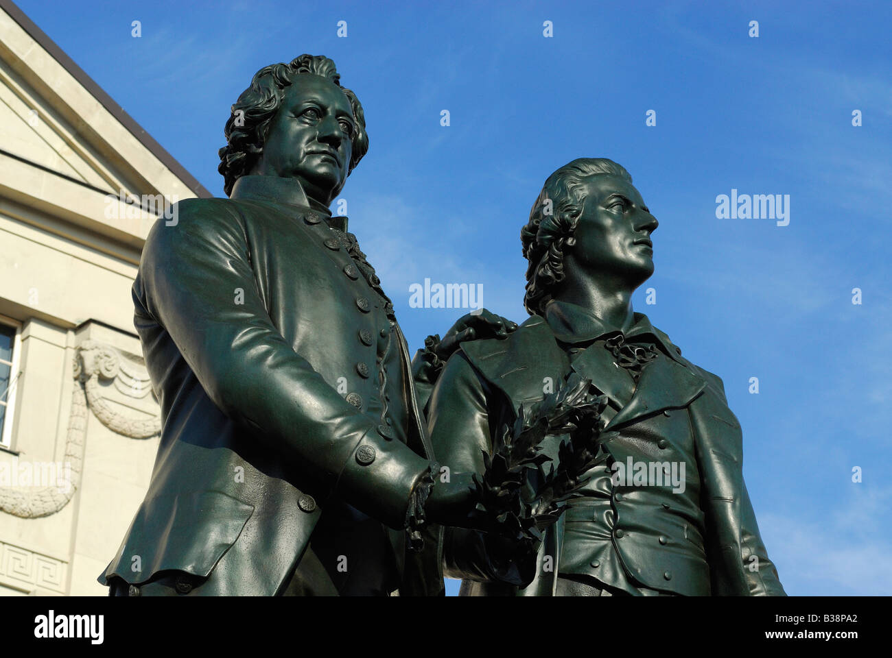 Statuen der deutsche Dichter Goethe und Schiller, Weimar Stockfoto