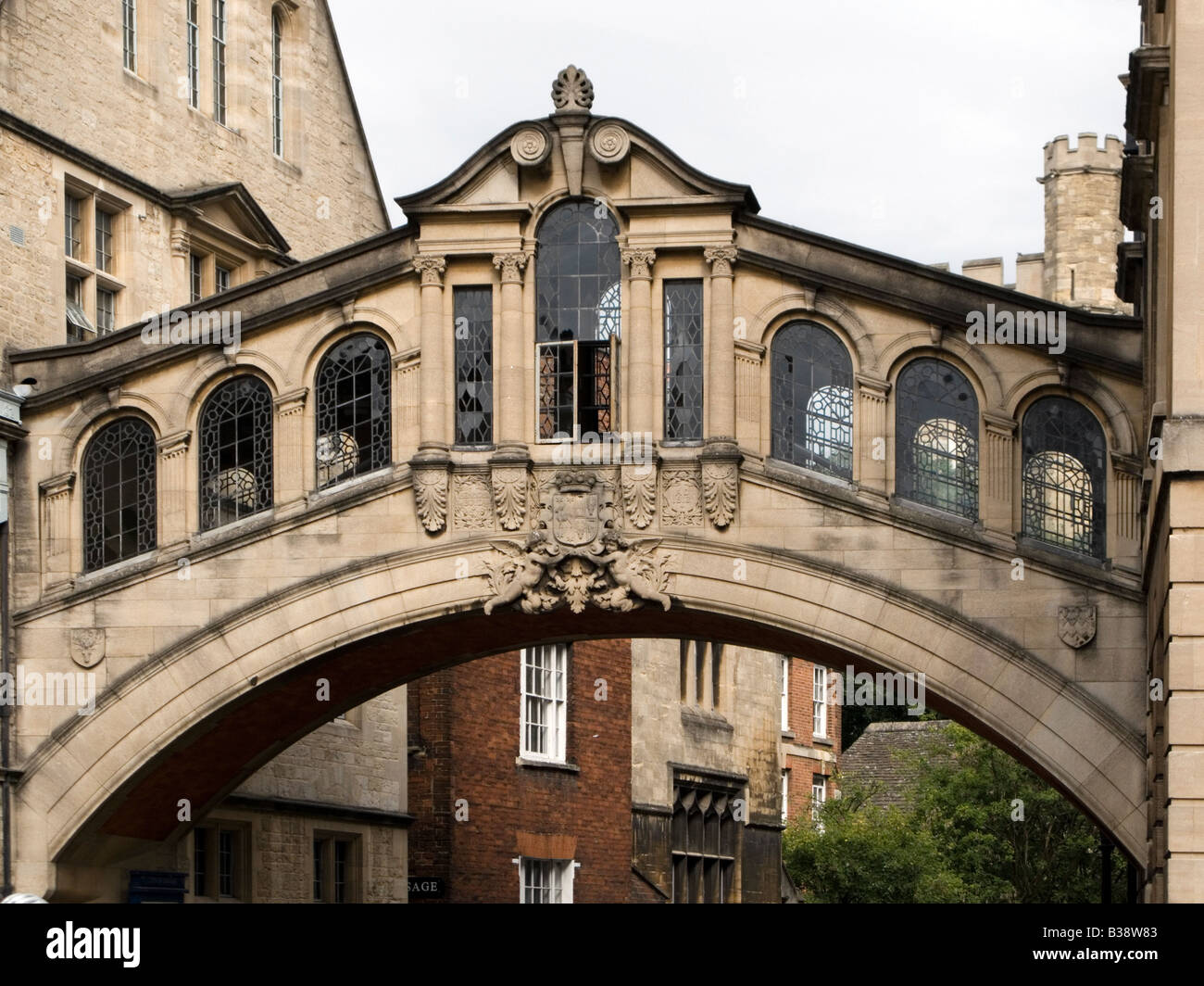 Hertford Brücke die so genannte Seufzer-Brücke zwischen alten und neuen Vierecke von Hertford College, Catte Street, Oxford, UK Stockfoto