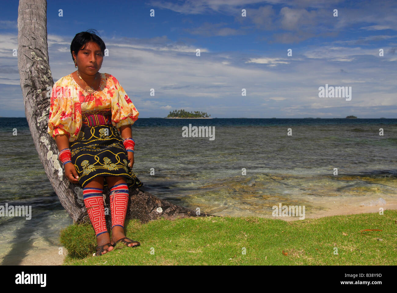 Porträt einer jungen Kuna Indianerin, Rio Sidra Bereich Archipel San Blas, Panama, Mittelamerika Stockfoto