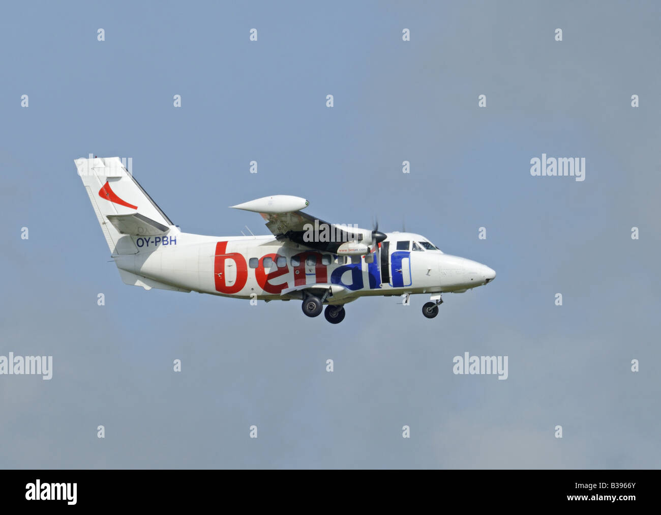 Ein Benair lassen L410UVP-E20 im Endanflug zu Aberdeen Dyce Flugplatz Grampian Region North East Scotland Stockfoto