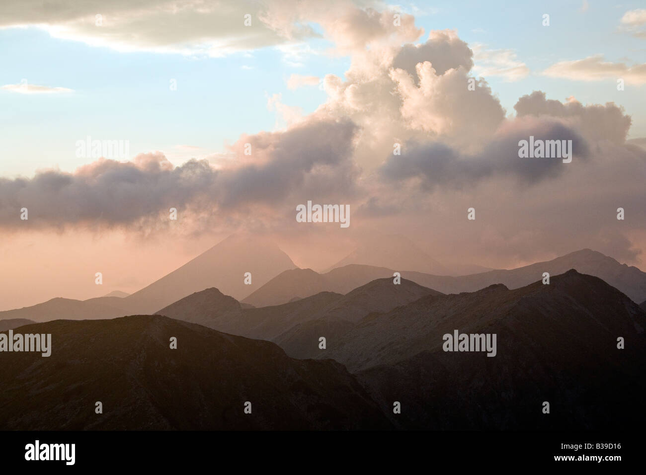 Berg-Sonnenuntergang Stockfoto