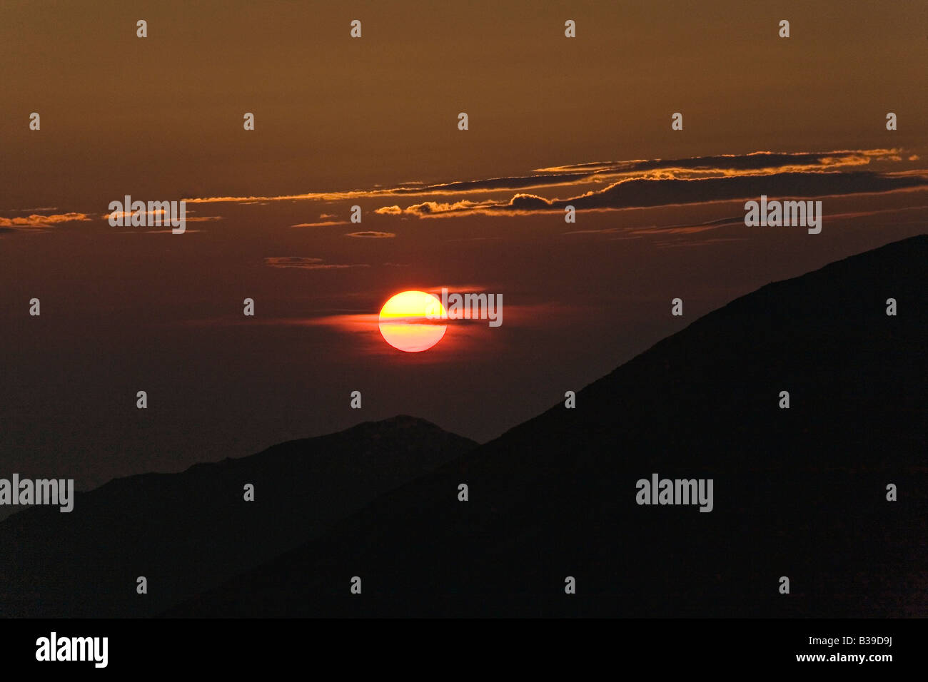 Landschaftlich der Sonne während des Sonnenuntergangs in World Heritage Site Nationalpark Pirin Bulgarien Stockfoto