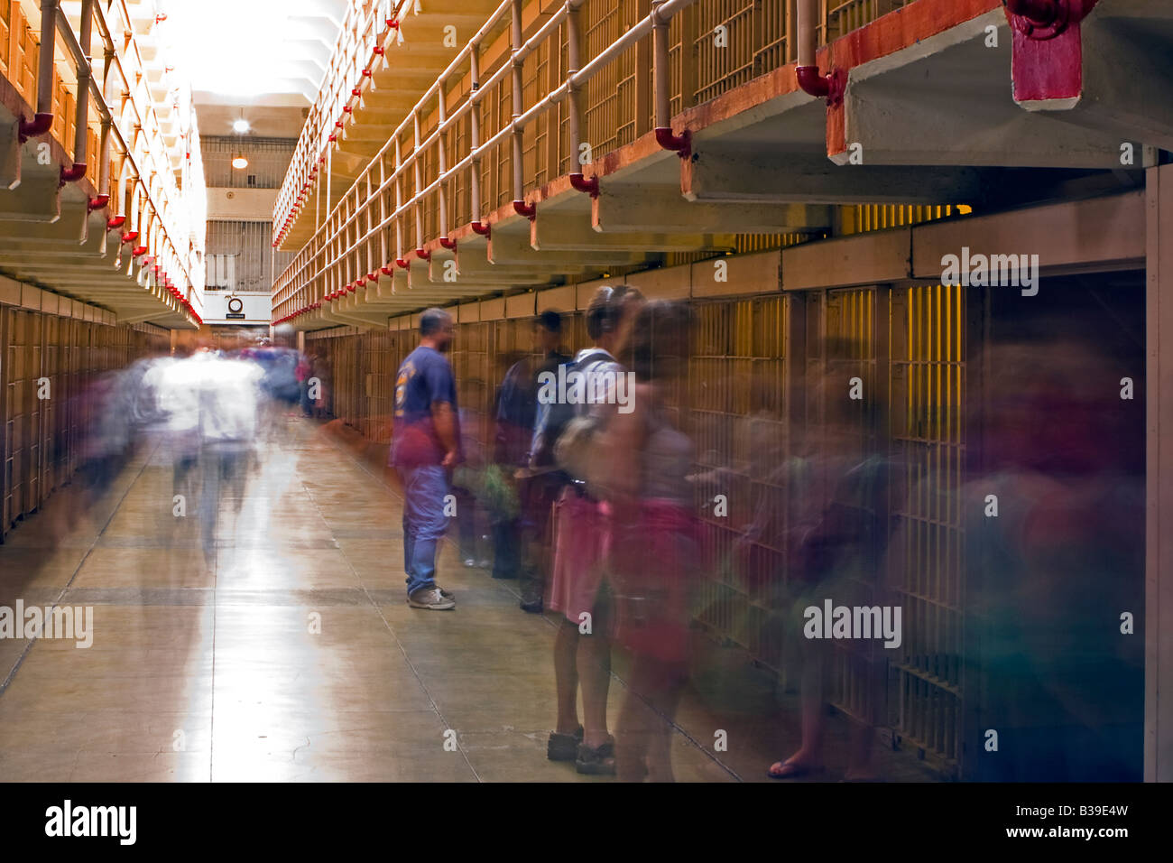 Alcatraz Zellenblock mit gespenstisch aussehende Menschen Stockfoto