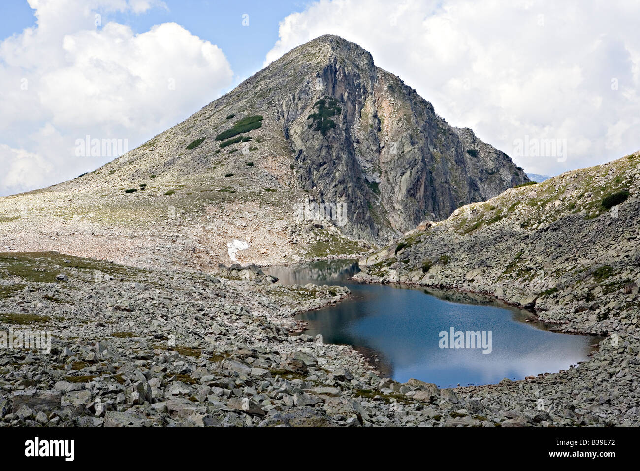 Gazei Peak und Gazeiski See in World Heritage Site Nationalpark Pirin Bulgarien Stockfoto