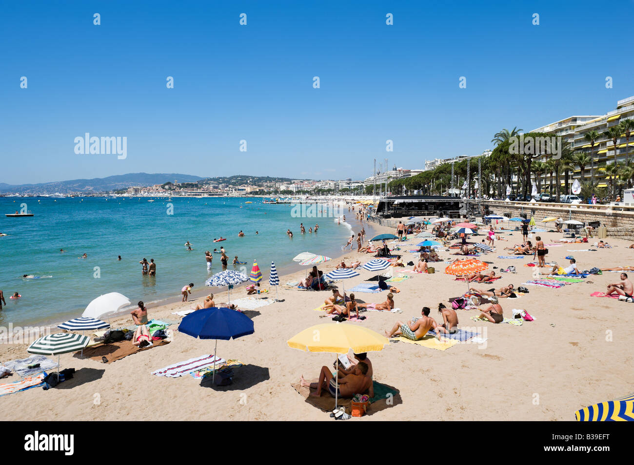 plage-de-la-croisette-la-croisette-beach-cannes-c-te-d-azur