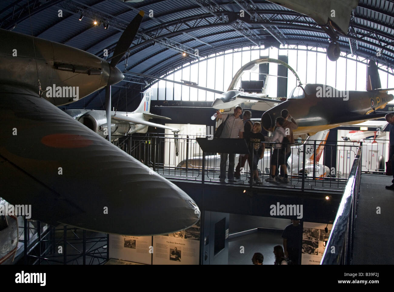 Hawker Hurricane (rechts) Gloster Whittle E.28/39 Jet (links) - Flight Galerie Science Museum - Kensington - London Stockfoto