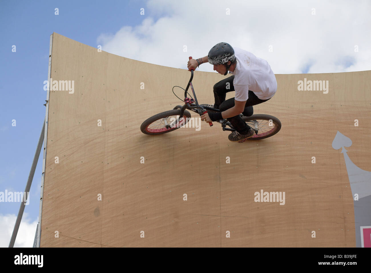 BMX-Fahrer beim Red Bull Imperium von Schmutz Wettbewerb 26. Juli 2008 Devon UK Stockfoto