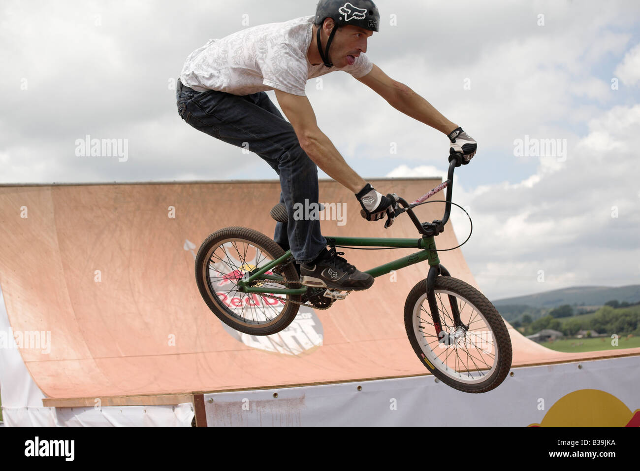 BMX-Fahrer beim Red Bull Imperium von Schmutz Wettbewerb 26. Juli 2008 Devon UK Stockfoto