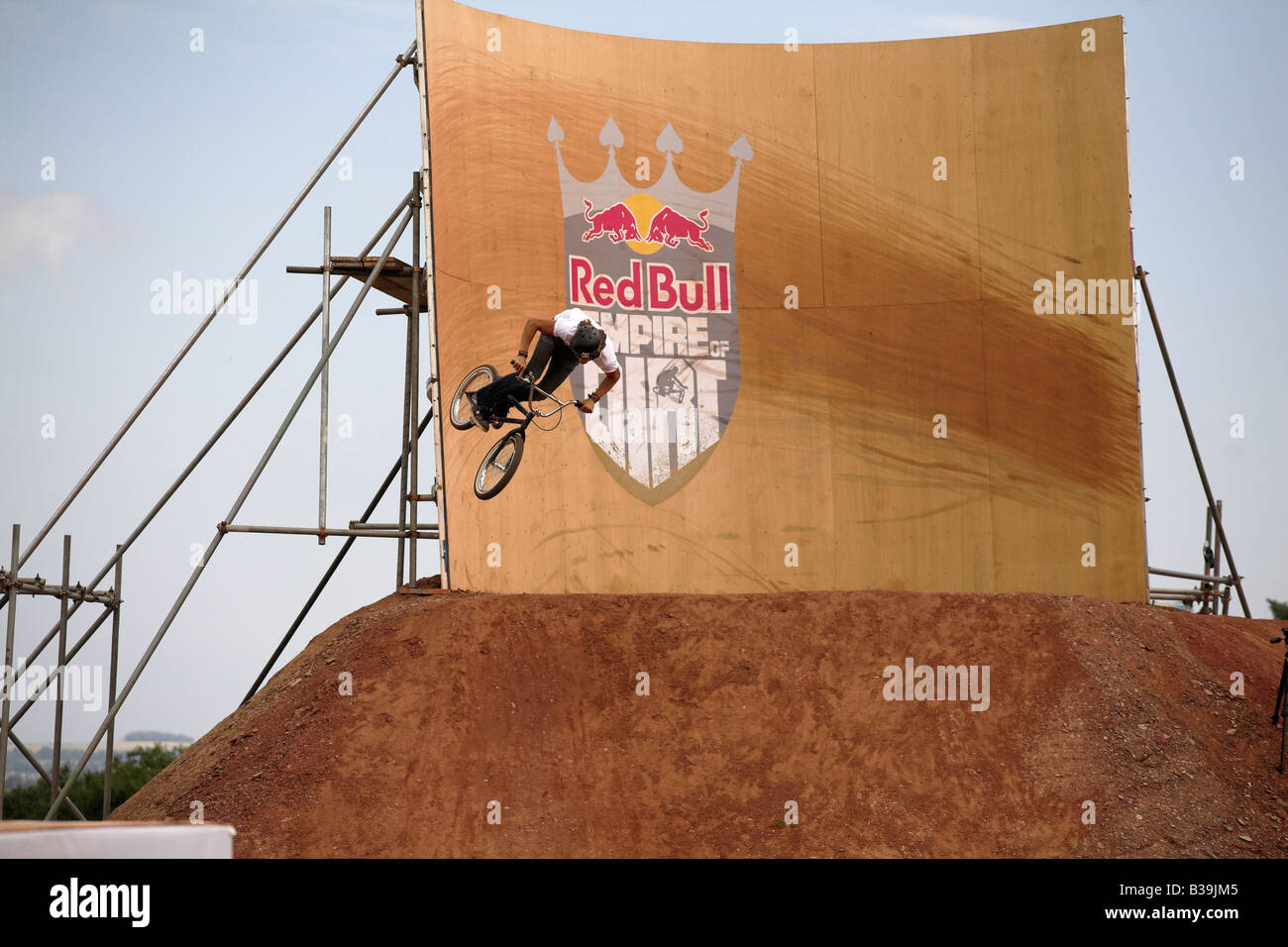 BMX-Fahrer beim Red Bull Imperium von Schmutz Wettbewerb 26. Juli 2008 Devon UK Stockfoto