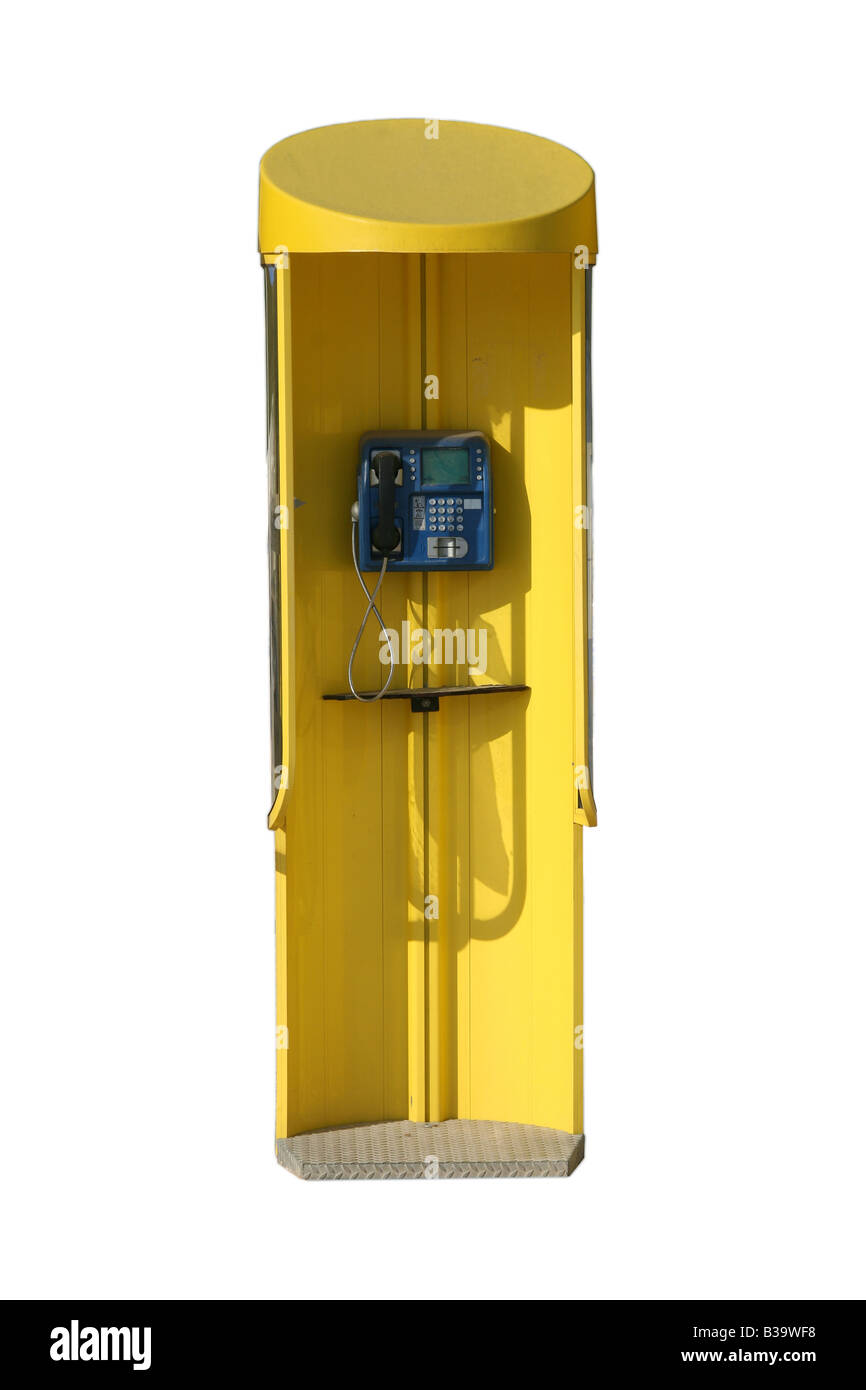 gelbe öffentliche Telefonzelle mit Beschneidungspfad isoliert Stockfoto