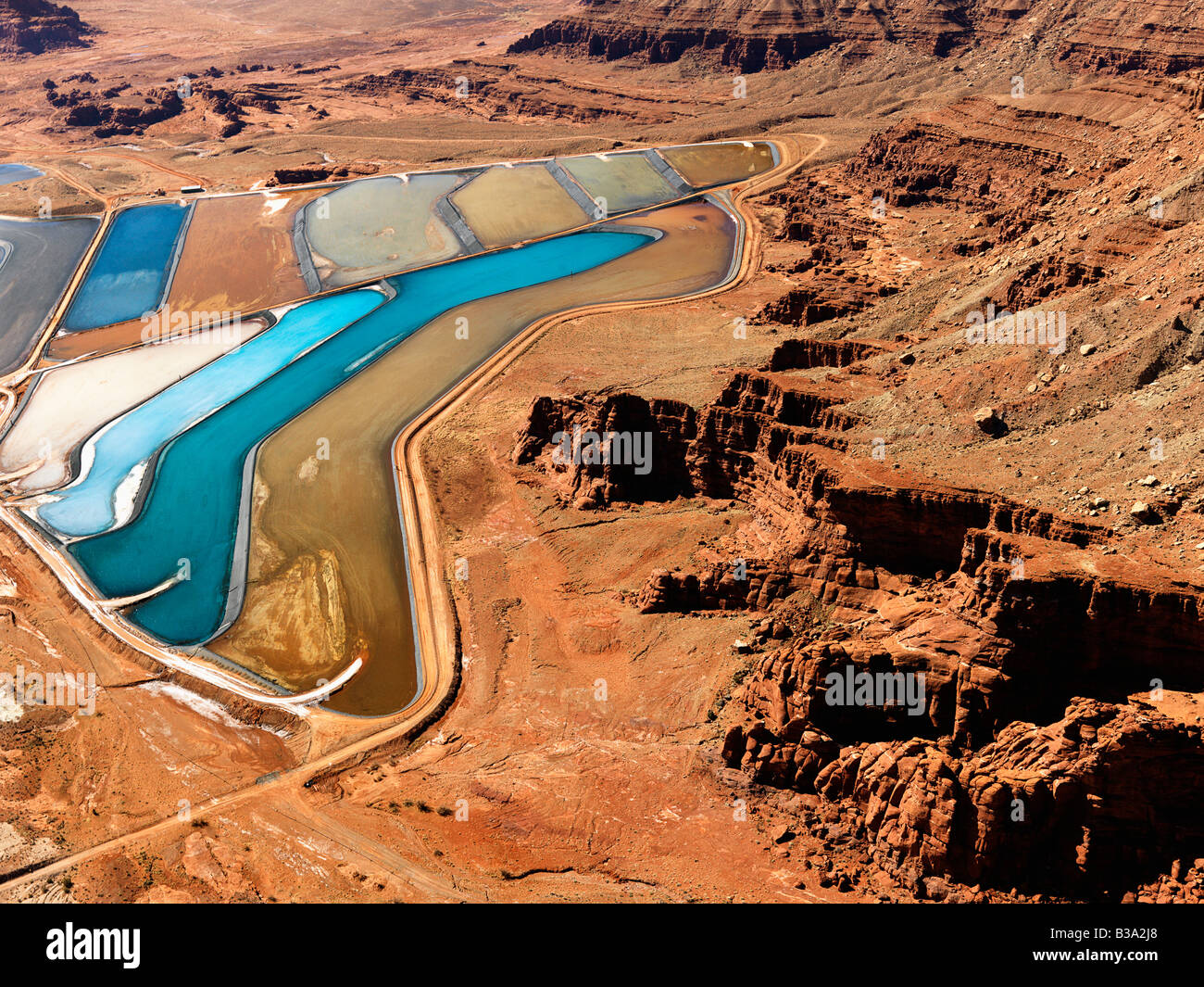 Aerial Landschaft des tailing Teiche für mineralische Abfälle in ländlichen Utah-USA Stockfoto