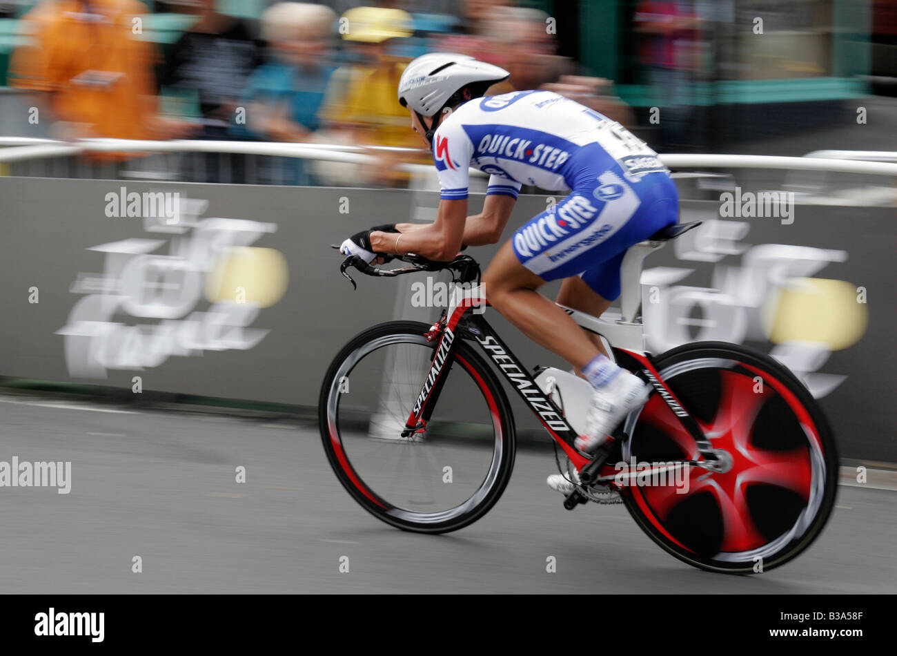 Ein Radfahrer aus dem Quick Step Team von Cholet Zeitfahren bei der Tour De France 2008 Stockfoto