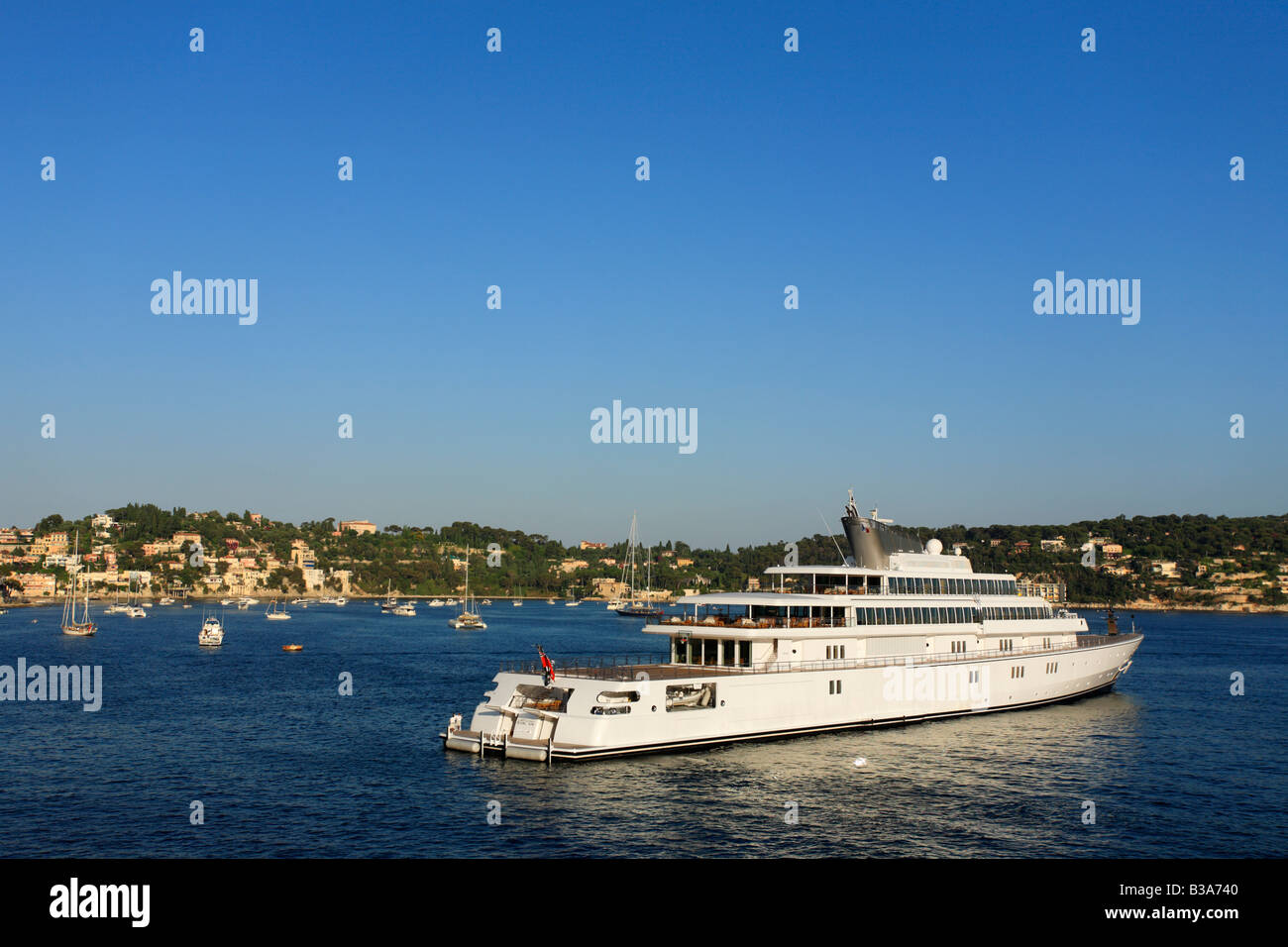 Larry Ellison yacht super aufgehende Sonne in Villefranche Sur Mer Bucht Frankreich Stockfoto