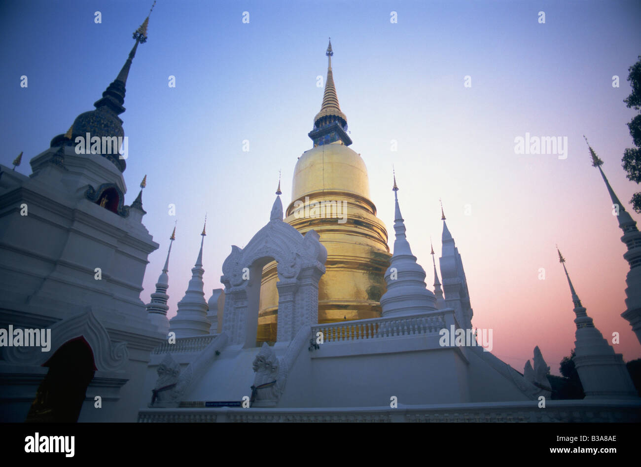 Thailand, Chiang Mai, Wat Suan Dok bei Sonnenaufgang Stockfoto