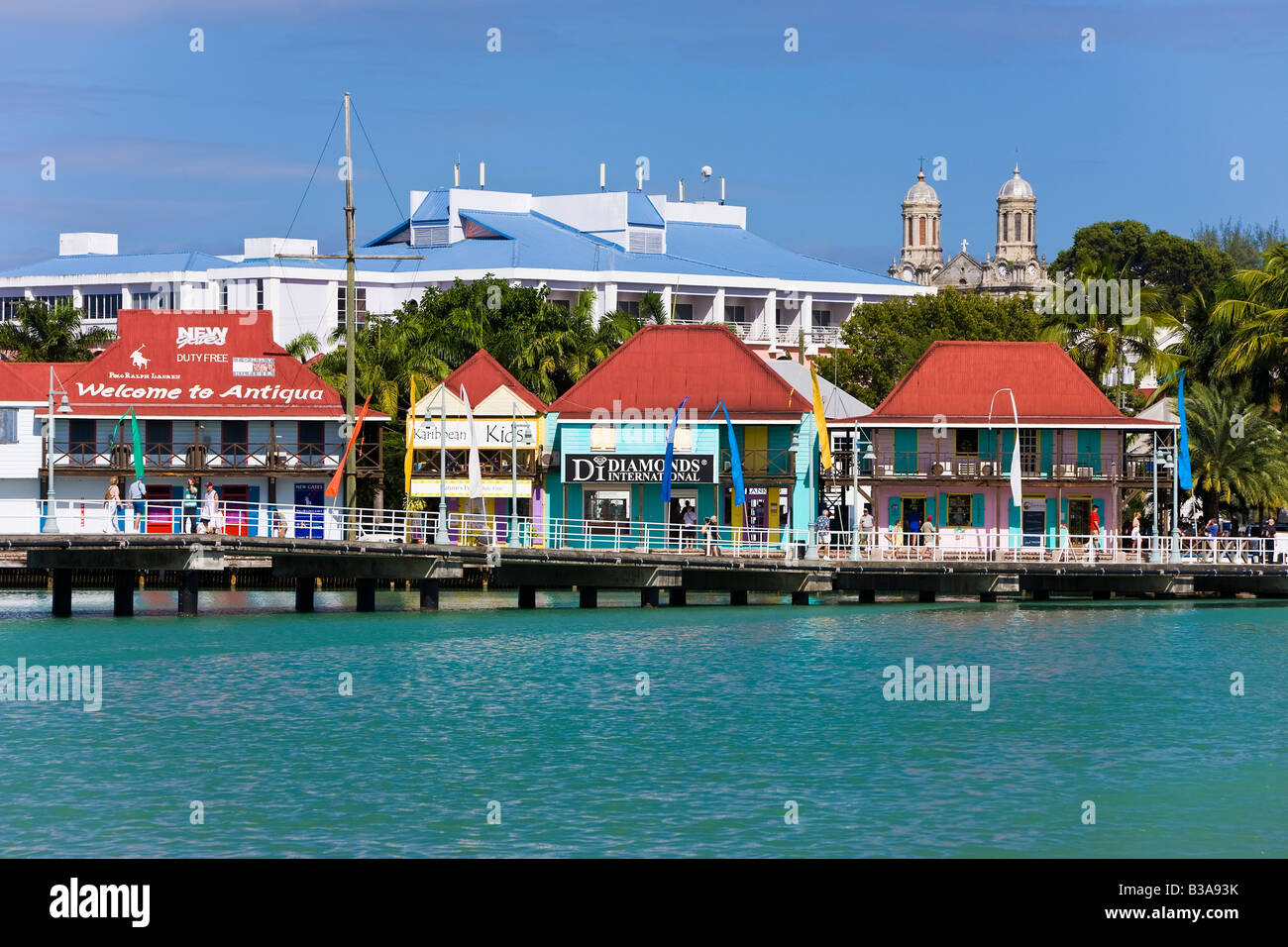 Karibik, Antigua, St. Johns Town, Heritage Quay Einkaufsviertel & St. Johns Cathedral Stockfoto