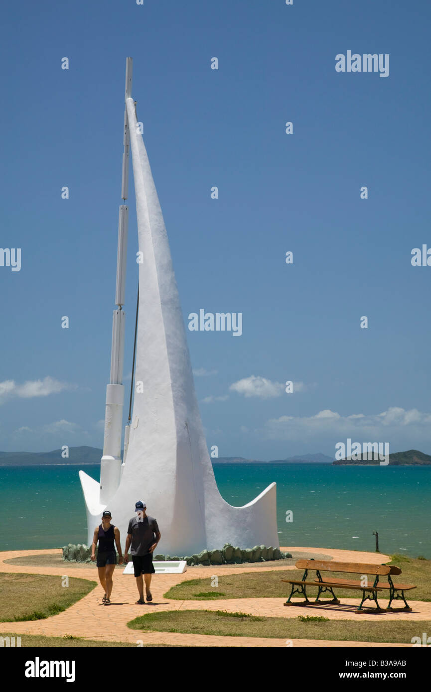 Australien, Queensland, Capricorn Coast, Emu Park, Churchill Lookout - Singing Ship Denkmal für Explorer Captain James Cook Stockfoto