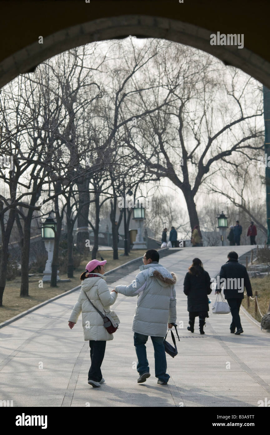 China, Peking, Xicheng District, Behai Park, zu Fuß auf Jade Inselchen Stockfoto