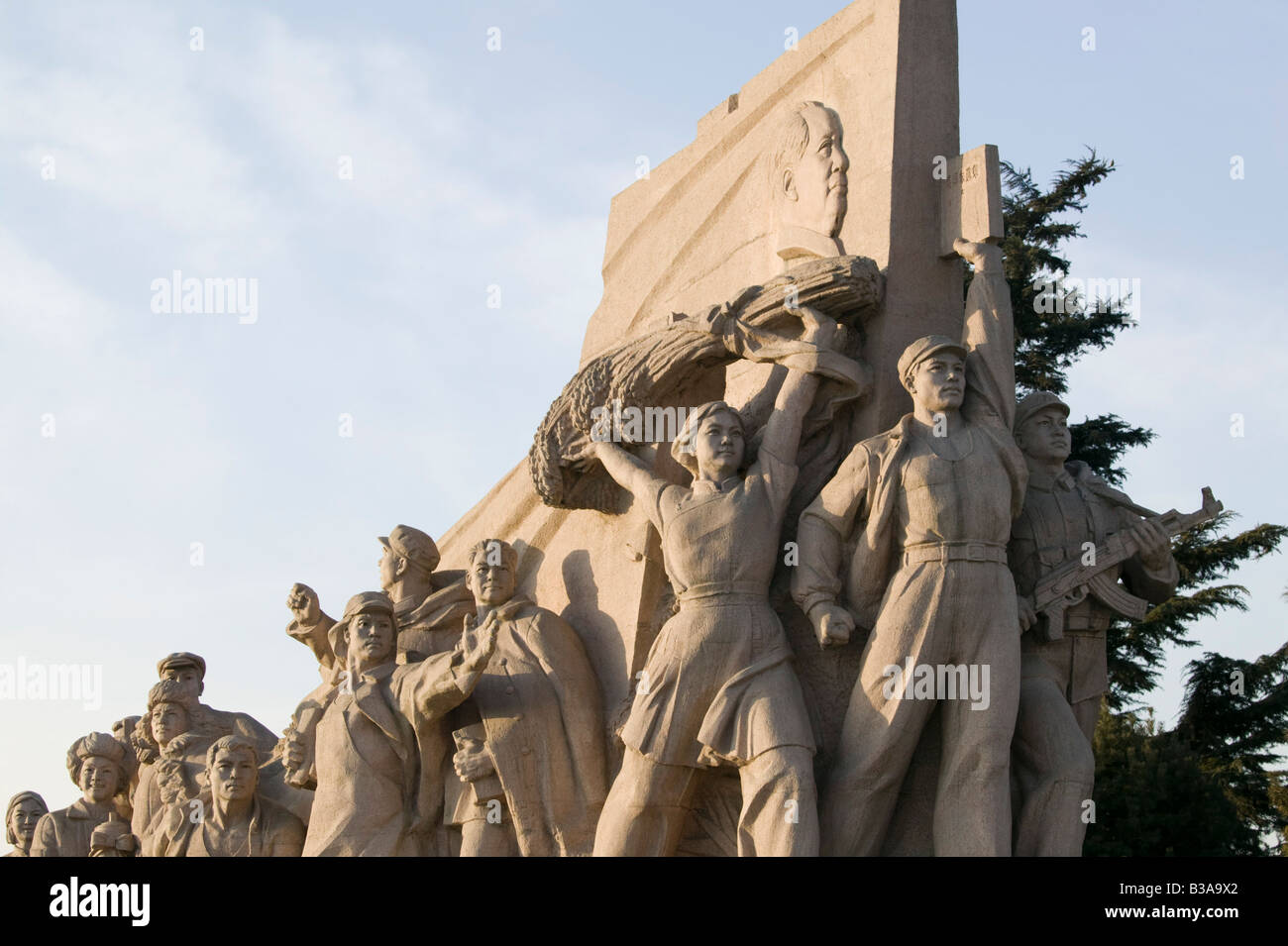 China, Peking, Platz des himmlischen Friedens, heroischen Denkmal außerhalb Chairman Mao Memorial Hall Stockfoto