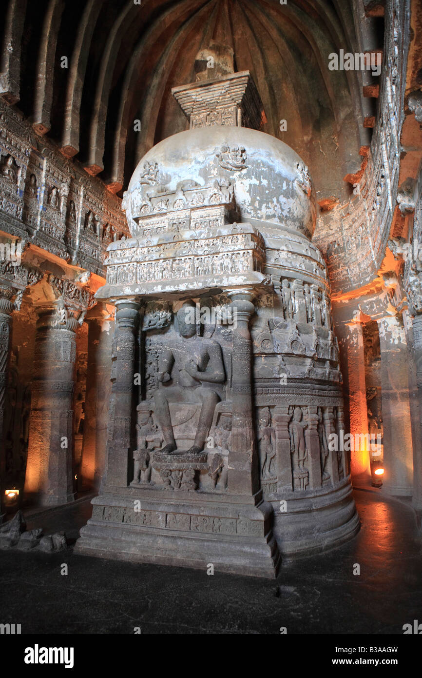 Höhle 26, Chaitya (buddhistische Tempel), UNESCO-Weltkulturerbe, Ajanta, Maharashtra, Indien Stockfoto