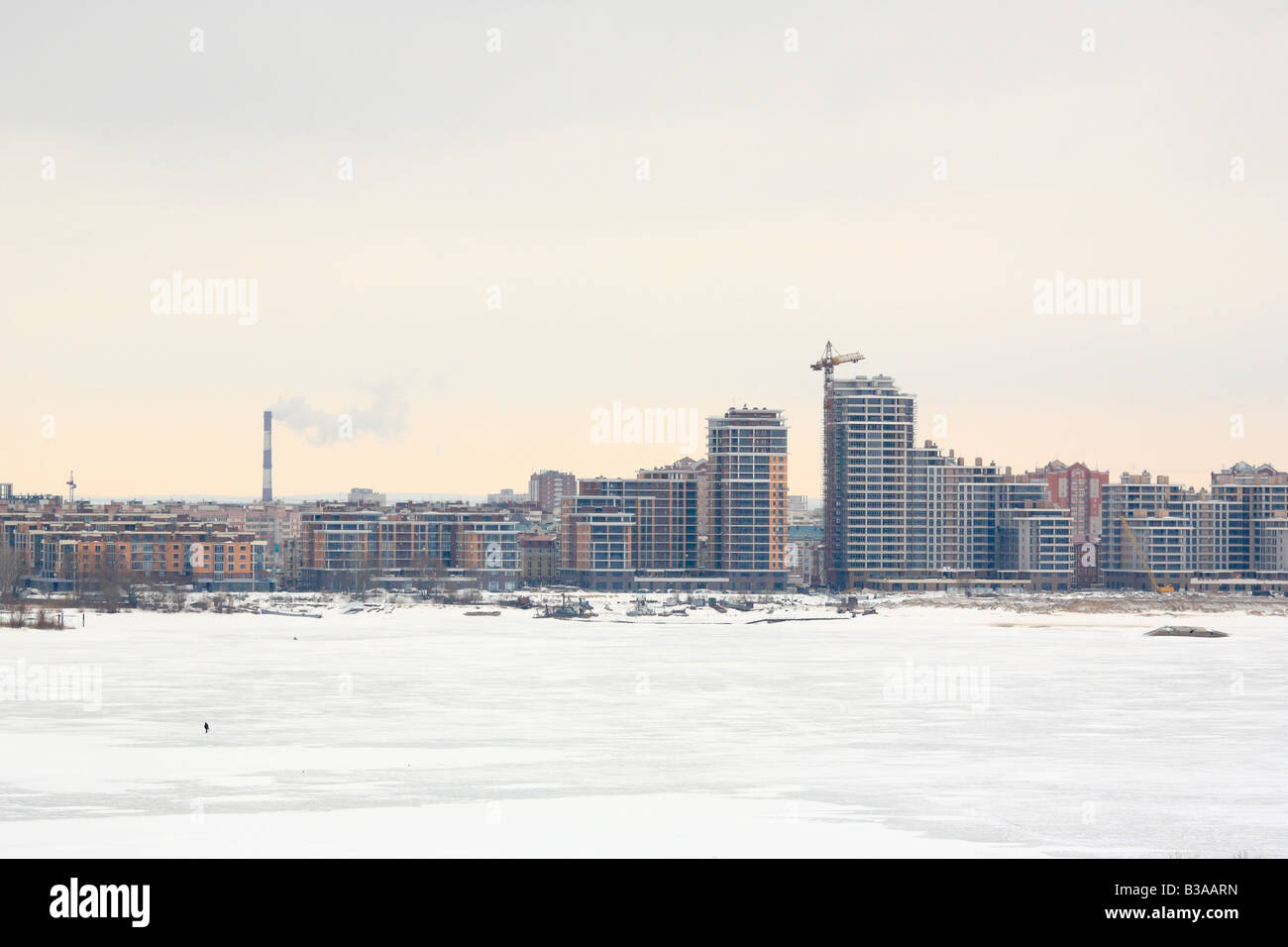 Blick über die Wolga, Bau neuer Häuser, Kazan, Tatarstan, Russland Stockfoto