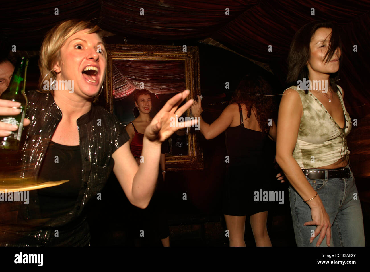 Partygänger am Kreuz Nacht Club, Kings Cross, London Stockfoto