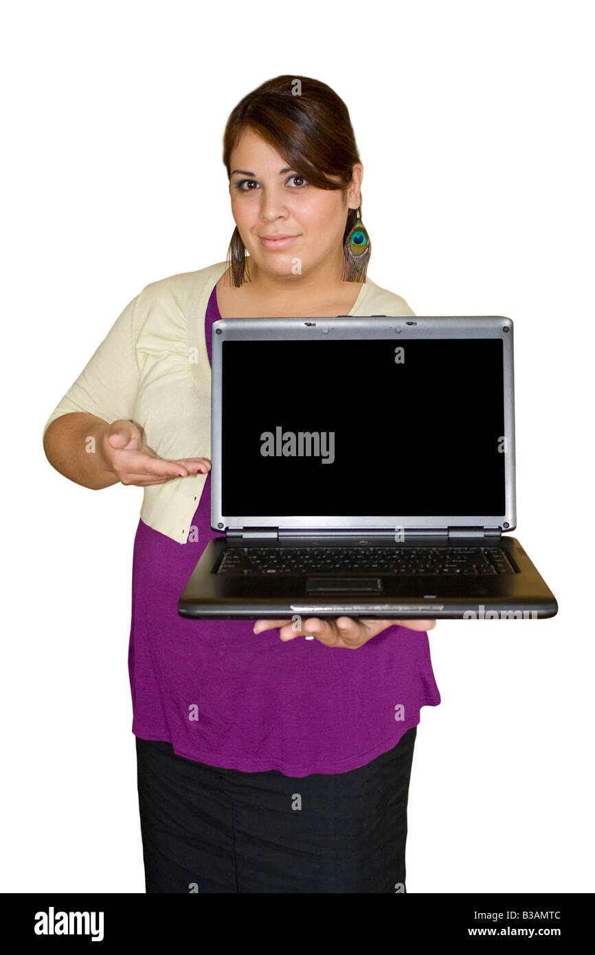 Ein plus Size-Modell hispanische Herkunft präsentieren etwas auf einem laptop Stockfoto
