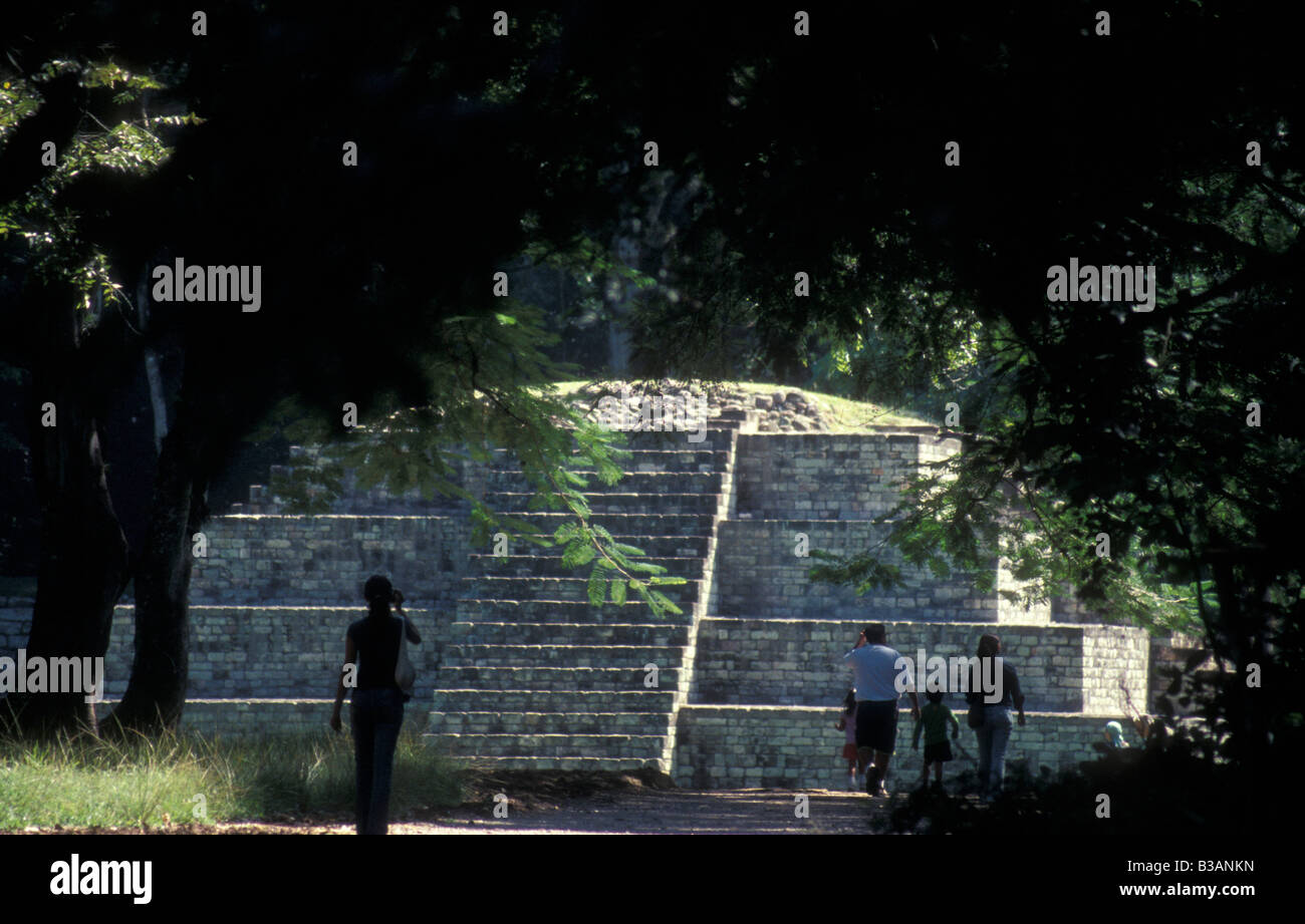 Weg zu den Maya Ruinen von Copan, Honduras, Mittelamerika Stockfoto